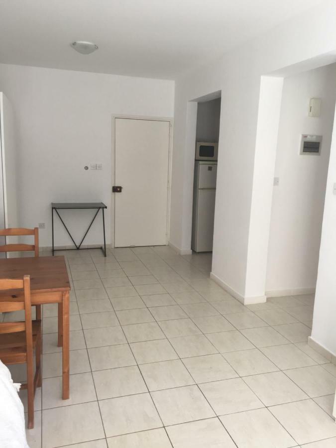 By The Sea Apartment Paphos Luaran gambar